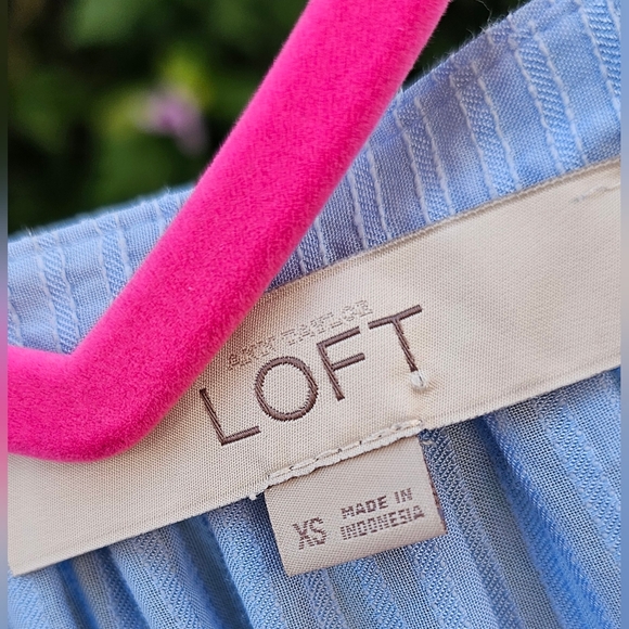 Ann Taylor Loft Blouse - Picture 3 of 6